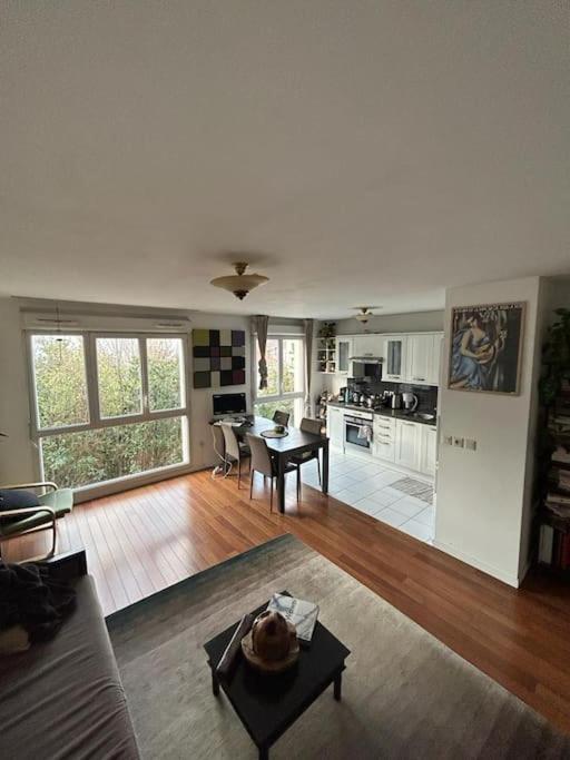 Appartement Spacieux Et Lumineux Aux Portes De Paris - Ideal Pour Visiter Et Se Reposer Bondy Zewnętrze zdjęcie